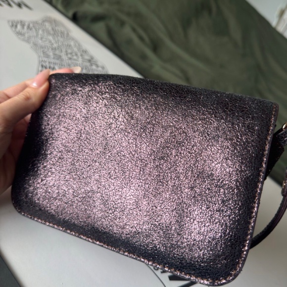 Marc By Marc Jacobs Metallic Shimmering Leather Bianca Jane On A Leash Crossbody - Picture 2 of 8